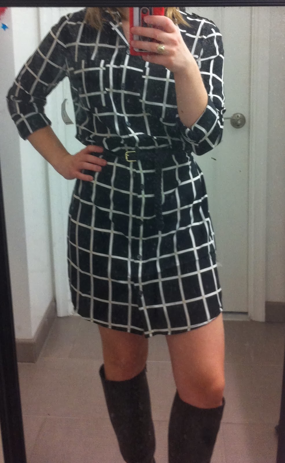 dc woman blogger wearing old navy Women's Long Sleeve Shirt Dress windowpane