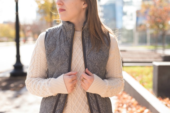 j.crew factory fisherman cable knit sweater, aeo american eagle outfitter jeggings, denim, jeans, j.crew quilted vest, red flats, womens clothing, style, outfits, fashion, fall fashion, winter fashion