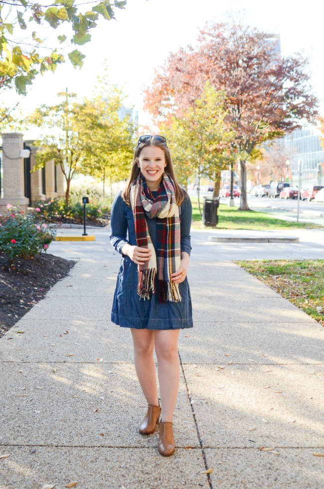 woman blogger wearing chambray dress and plaid scarf for Cute Thanksgiving Outfit Ideas woman blogger wearing chambray dress and plaid scarf for Cute Thanksgiving Outfit Ideas