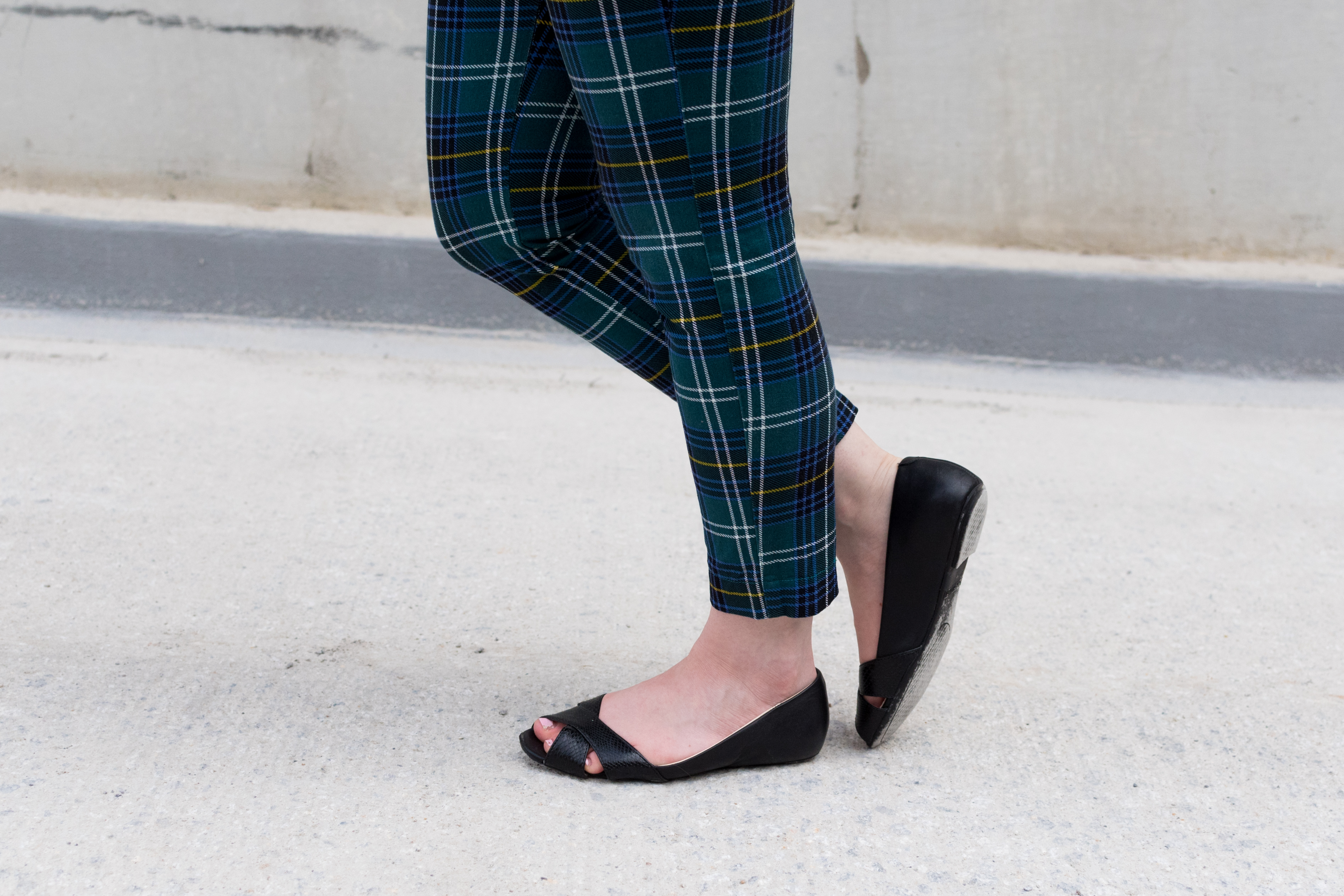 The Summer to Fall Transition | Something Good, @danaerinw , lands end shoe, lands end black flat, open toe shoes