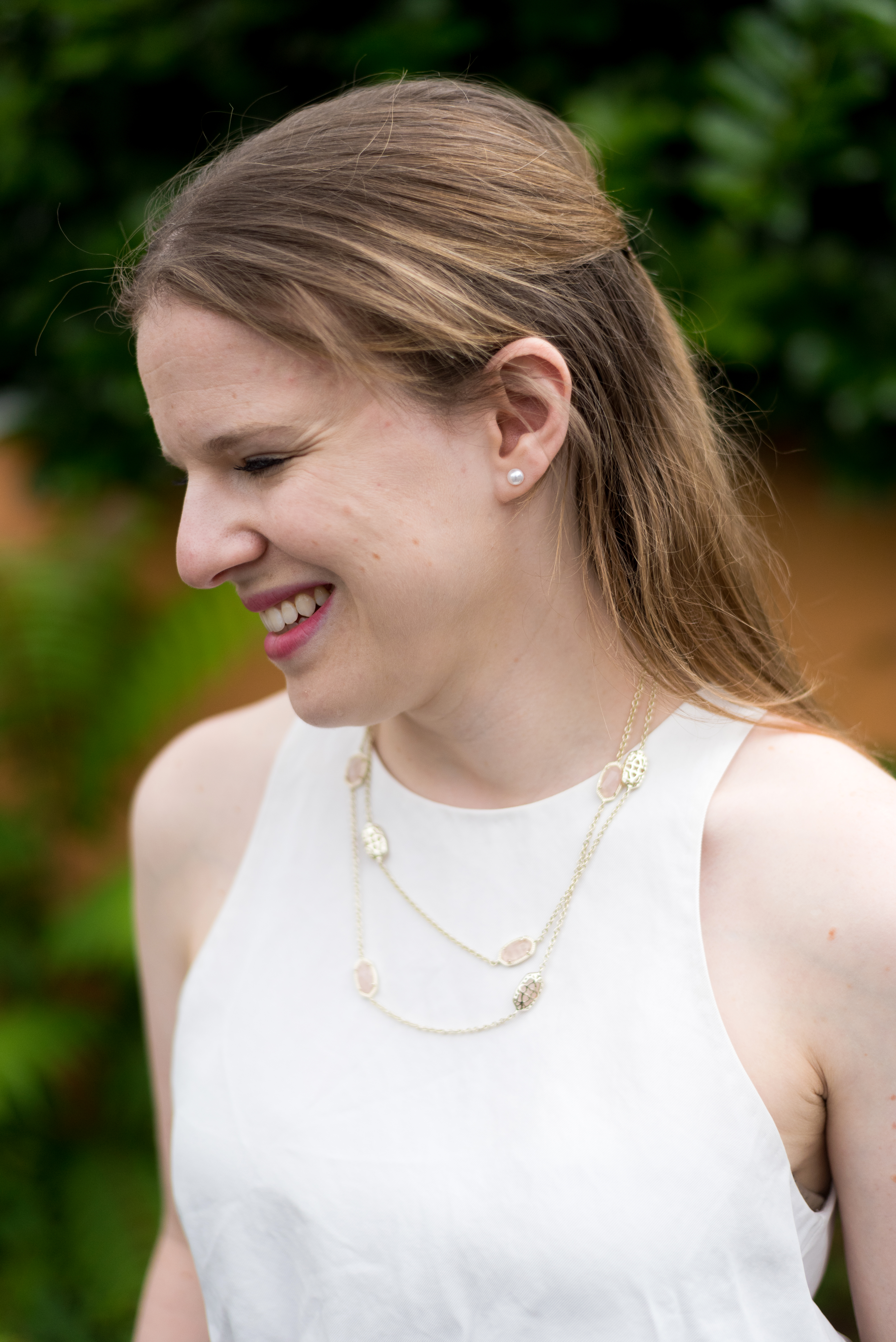 DC woman blogger wearing Everlane The Japanese GoWeave High-Neck Tank