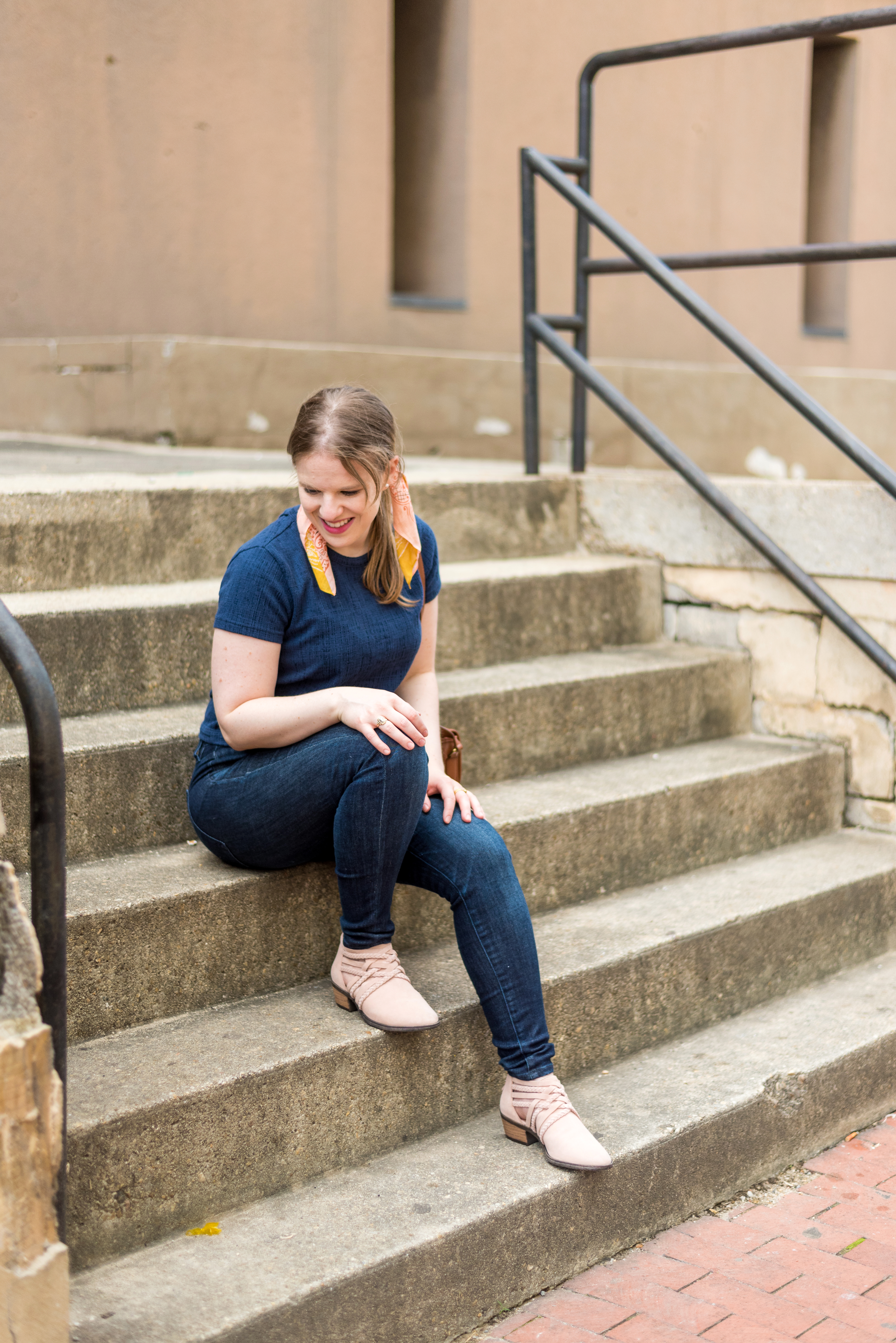 DC woman blogger wearing Aeo AE Ne(X)t Level Super High-Waisted Jegging