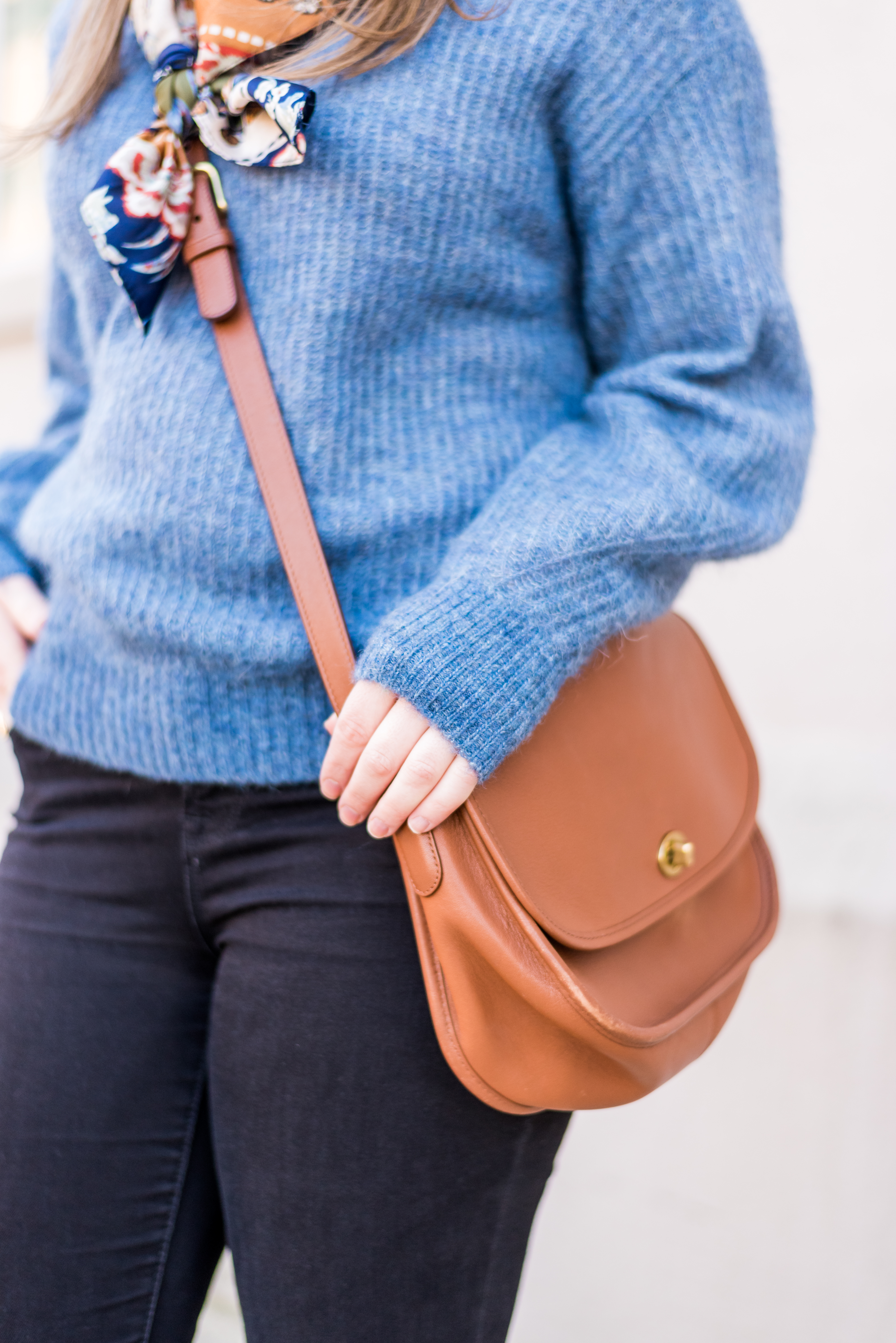 coach bag classic DC woman blogger wearing Everlane The Oversized Alpaca Crew