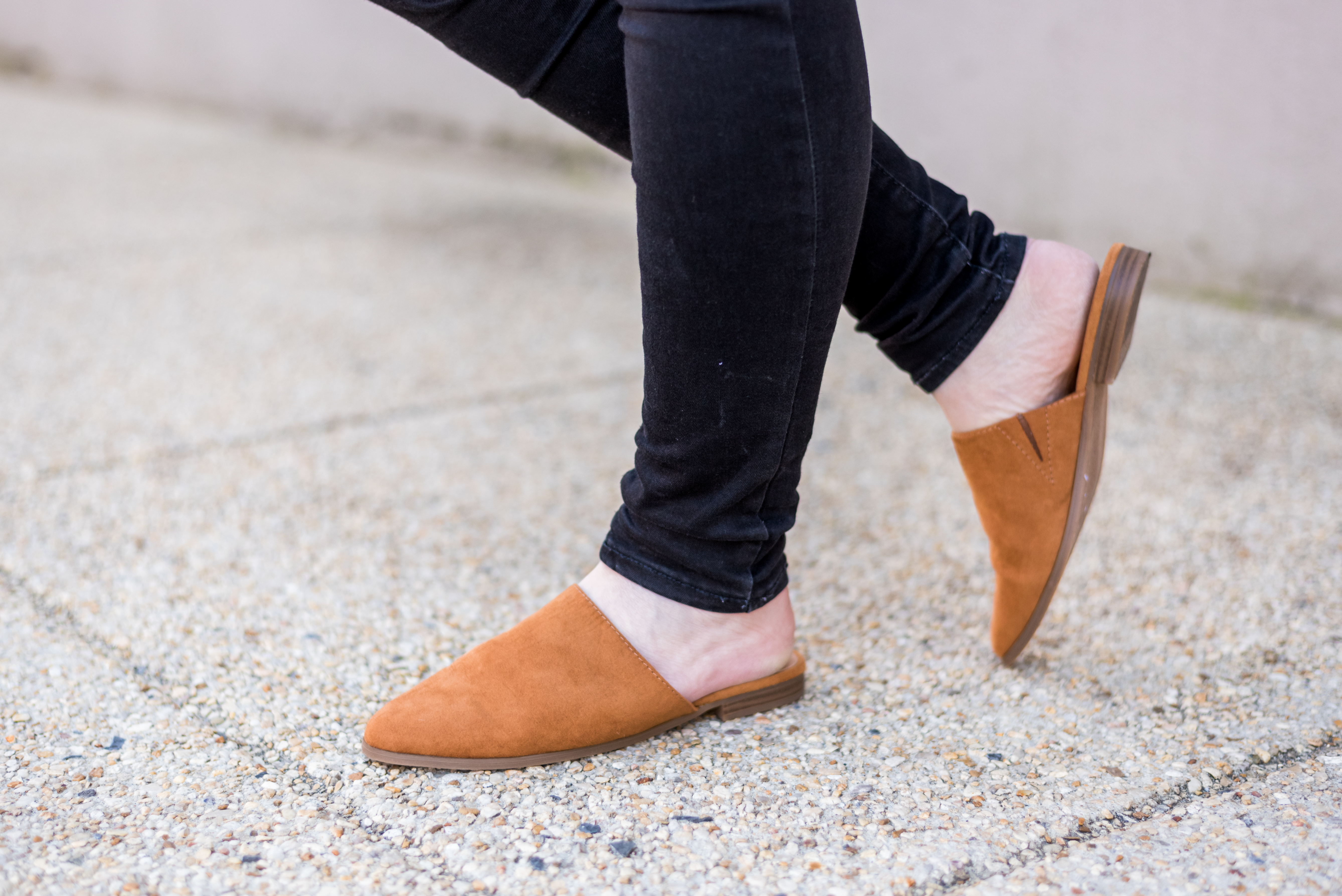 Old Navy Faux Suede Flat Mules DC woman blogger wearing Old Navy Faux Suede Flat Mules