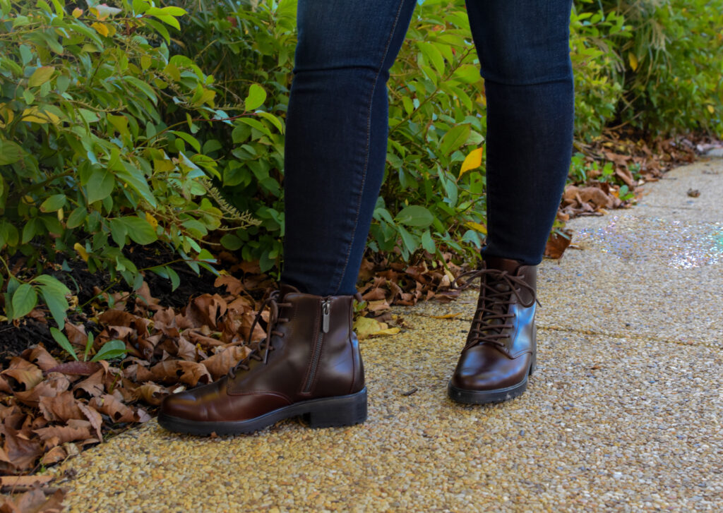 Everlane The Modern Utility Lace-Up Boot Everlane The Modern Utility Lace-Up Boot
