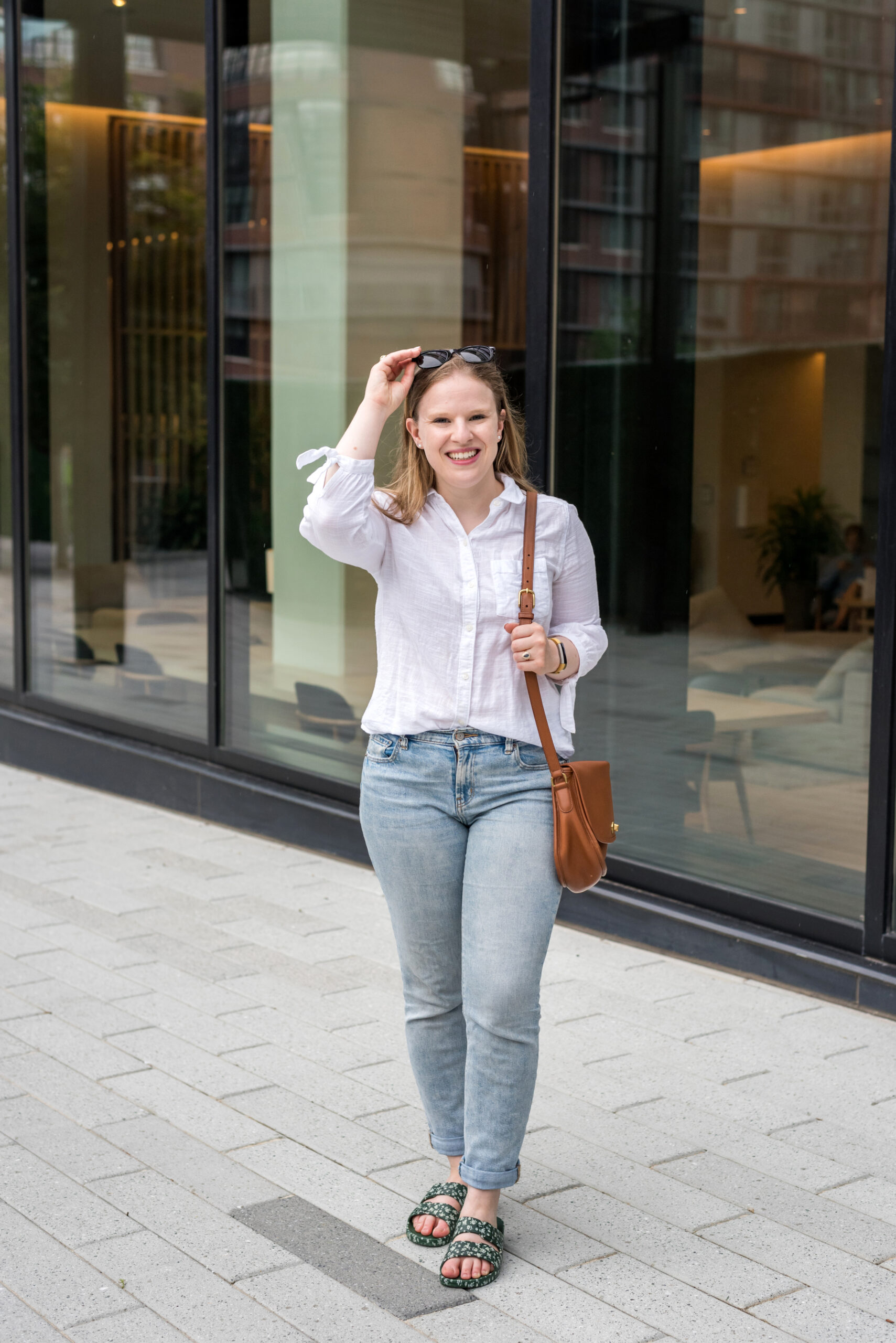Woman wearing Old Navy straight leg jeans Woman wearing Old Navy straight leg jeans
