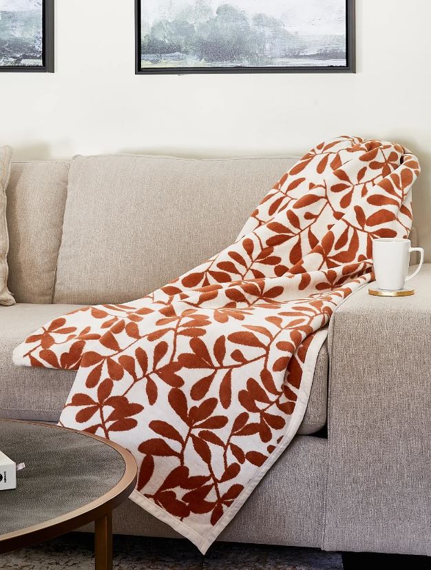 Chappy Wraps Blanket - Sara Fitz Bows Gift Guide Filled With Things I Love Chappywrap Blanket, Gift Guide Filled With Things I Love